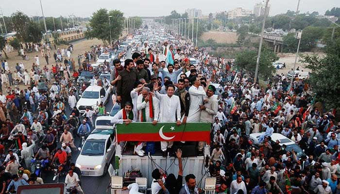 Imran leads long march on Islamabad today - Vimarsana News