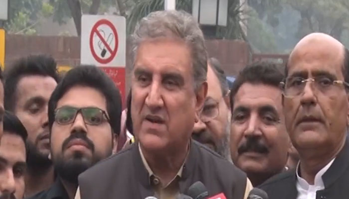 PTI leader Shah Mehmood Qureshi talking to the media in Lahore on November 5, 2022. Screengrab of a Twitter video.