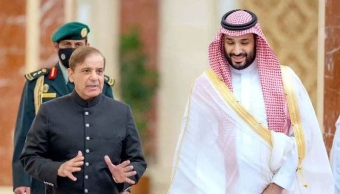 PM Shehbaz Sharif (Left) and Saudi Arabia’s Crown Prince Mohammed bin Salman (MBS) at the Royal Palace. APP