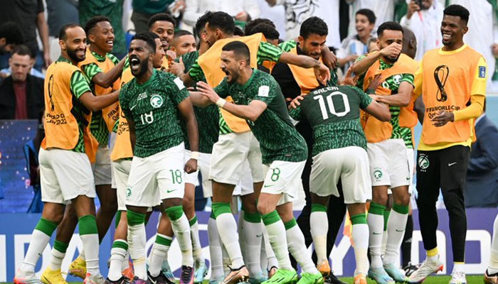 Saudi Arabia shock Messi’s Argentina 2-1. Twitter