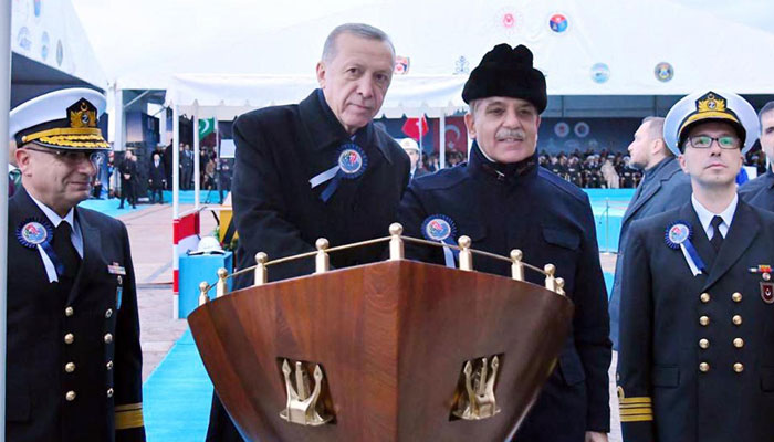 PM Shehbaz Sharif and Turkish President Recep Tayyip Erdogan jointly launch PNS Khyber - the third of the four MILGEM corvette ships - at the Istanbul Shipyard on November 25, 2022. PID