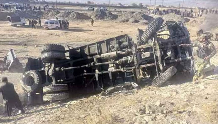 Four people were killed in a TTP suicide attack on Quetta police truck. Screengrab of a Twitter video.