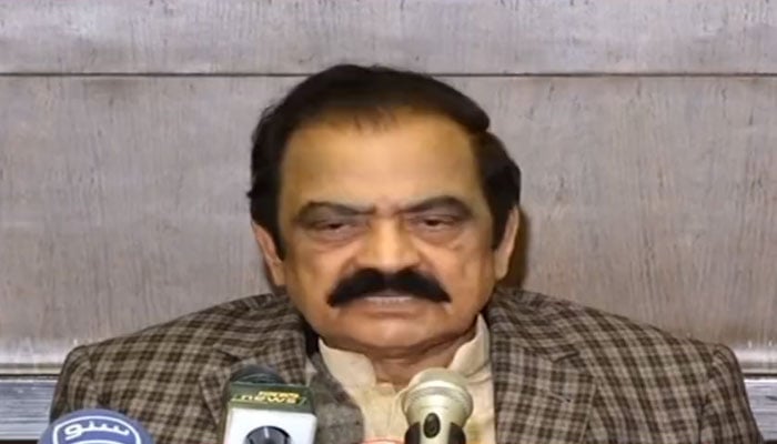 Rana Sanaullah photographed while addressing a press conference in Lahore on December 9, 2022. Screengrab of a Twitter video
