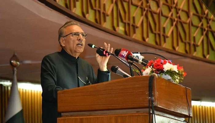 President Dr Arif Alvi addressing the Joint Session of the Parliament, at Parliament House, Islamabad, on 06-10-2022. — PID