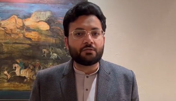 PTI leader Farrukh Habib releases a video message on December 15, 2022. Screengrab of a Twitter video