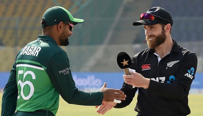 Babar Azam (left) and Kane Williamson shake hands after the toss, Pakistan vs New Zealand, first ODI, Karachi, January 9, 2023. — AFP/ file