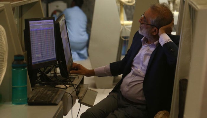 Bloodbath at PSX as stocks fall to 30-month low - Vimarsana News