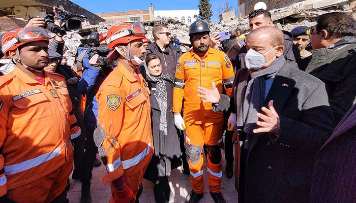 February 17 Prime Minister Muhammad Shehbaz Sharif meets Pakistani Search and Rescue teams working in Adiaman to assist Turkish authorities in relief operations. APP/ABB