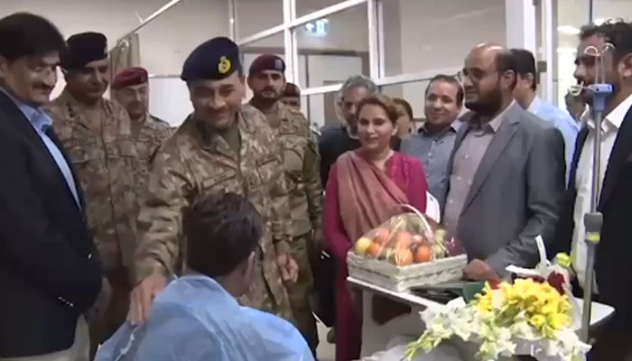 Attack on Karachi Police office: Army chief calls for 'trust, people's will, synergy' to tackle terrorism - Vimarsana News