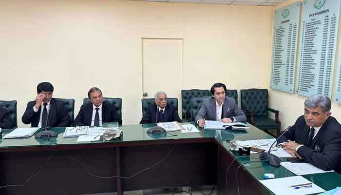 Pakistan Bar Council (PBC) Chairman Executive Committee Hassan Raza Pasha holding a meeting of inter-provincial coordination committee in Islamabad on December 15, 2022. — Facebook/PBC
