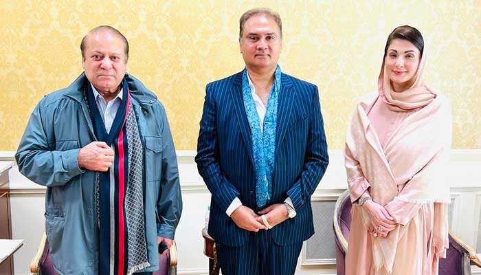 PML-N supremo Nawaz Sharif (left), businessman Mian Nasir Janjua and PML-N Senior Vice-President Maryam Nawaz. — Photo by author