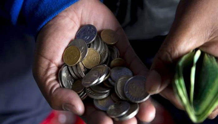 Gallup Pakistan Survey: 73pc complain of dwindling savings amid inflation.—AFP/file