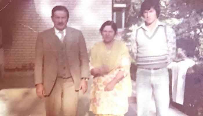 A young Imran Khan stands with his mother and father. Photo: Imran Khan Instagram