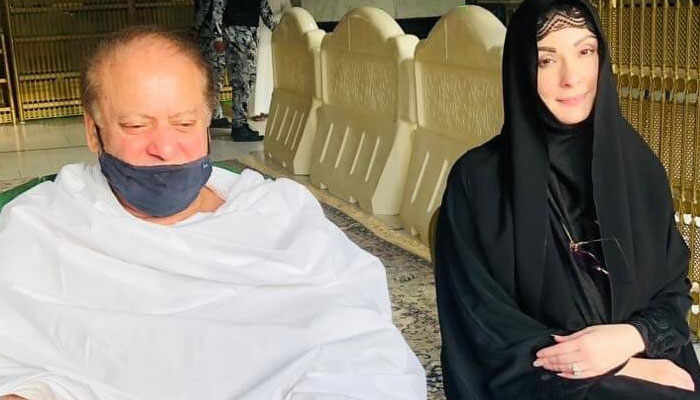 Former prime minister Nawaz Sharif (L) and Pakistan Muslim League Nawaz (PML-N) Senior Vice President and Chief Organiser Maryam Nawaz in Makkah, Saudi Arabia. — Twitter/@MaryamNSharif