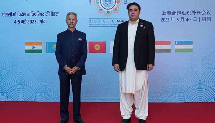 FM Bilawal Bhutto standing with his Indian counterpart  Jaishankar in Goa, India. Twitter