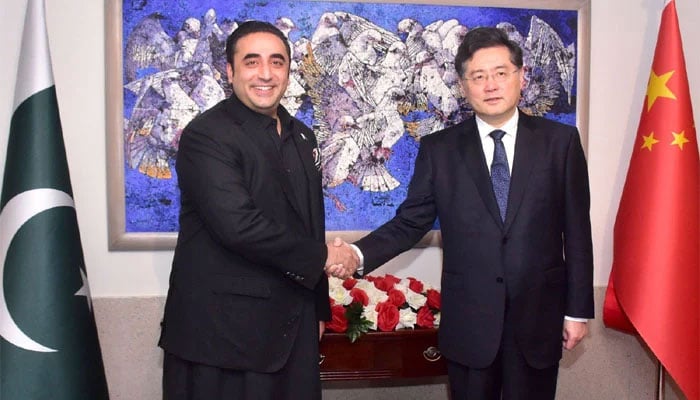 Foreign Minister Bilawal Bhutto-Zardari receives Chinese State Councilor and Foreign Minister Qin Gang at the Ministry of Foreign Affairs in Islamabad. — Twitter/@ForeignOfficePk