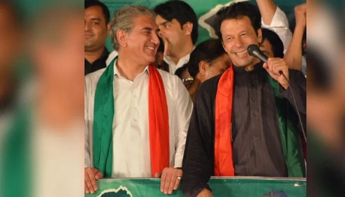 PTI Chairman Imran Khan (Right) and Vice Chairman Shah Mehmood Qureshi (Left). — Twitter/@PTIOfficial