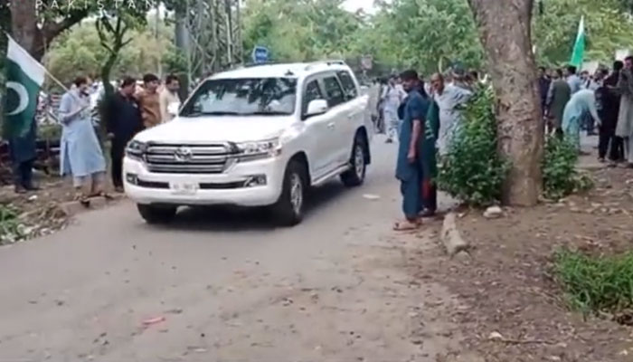 IMF Resident Chief Esther Perez Ruiz arrives at Zaman Park, Lahore to meet the PTI chief. Screengrab of a Twitter video.