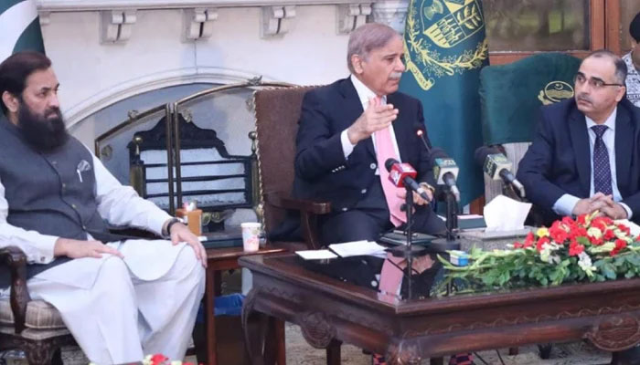 Prime Minister Shehbaz Sharif is addressing the office-bearers of Lahore Chamber of Commerce and Industry at Punjab Governor House in Lahore on july 15, Saturday. — PID