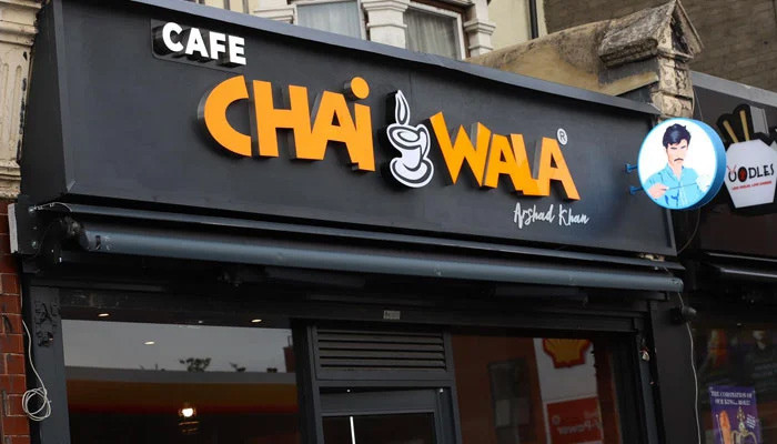Pakistan's international sensation Chaiwala Arshad Khan opens outlet in London - Vimarsana News
