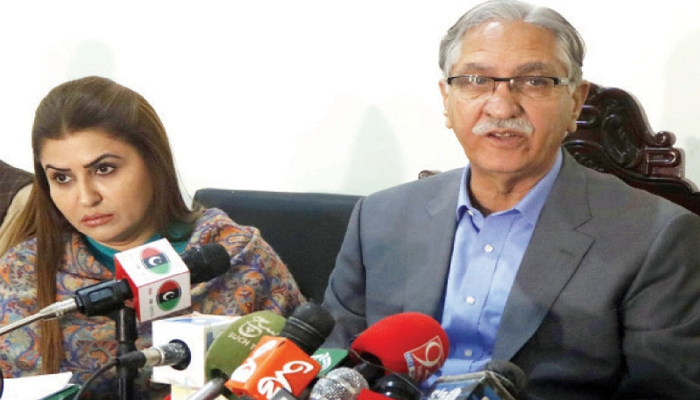 PPP Secretary General Nayyar Hussain Bukhari speaks at a press conference alongside Shazia Marri. — Online/File