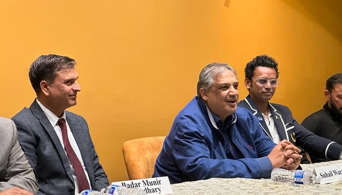 Pakistani journalist, prolific author, and Geo News anchor Sohail Warraich while speaking in an event in Toronto on October 12, 2023. — Facebook/Suhail Warraich