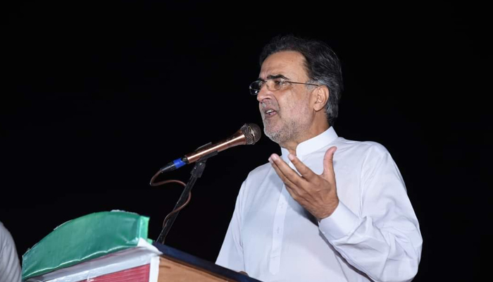 Former Advisor to the Prime Minister on Kashmir Affairs and Gilgit Baltistan and PPP leader Qamar Zaman Kaira during his speech in Lala Musa on October 9, 2023. — Facebook/Qamar Zaman Kaira