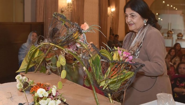 A participant of The Floral Art Society (Magnolia Chapter) can be seen in this picture on October 20, 2023. — PTV World