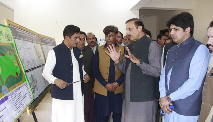 Commissioner Rawalpindi Division, Liaquat Ali Chatta while gesturing during an official interaction on October 22, 2023. — Facebook/Commissioner Rawalpindi Official