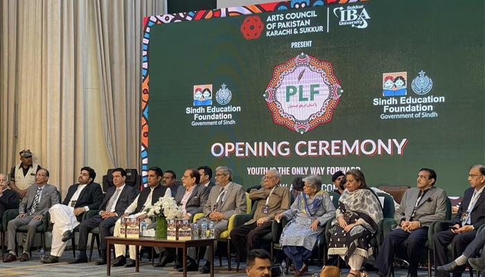 Sindh Caretaker CM Justice (Retd) Maqbool Baqar sits among other provincial officials on October 28, 2023, during an inauguration ceremony of the two-day Pakistan Literature Festival 2023 Sukkur Chapter. — Facebook/Sindh Education Foundation, Government of Sindh