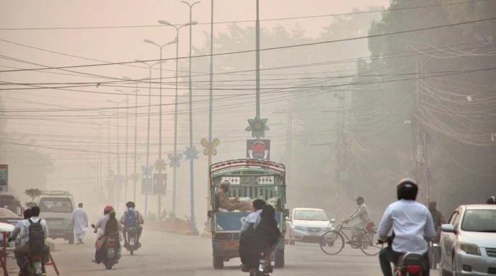 Smog slightly decreases in Lahore - Vimarsana News