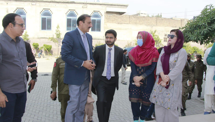 Commissioner Rawalpin­di Liaquat Ali Chatha while interacting during his visit to the ‘Holding Camp’ at the Government Shahbaz Sharif Association College Khayaban-e-Sir Syed in Islamabad on November 2, 2023. — Facebook/Commissioner Rawalpindi Official