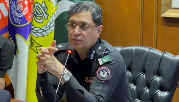 The Sindh police chief Riffat Mukhtar Raja while chairing a meeting in this still on November 8, 2023. — Facebook/Sindh Police
