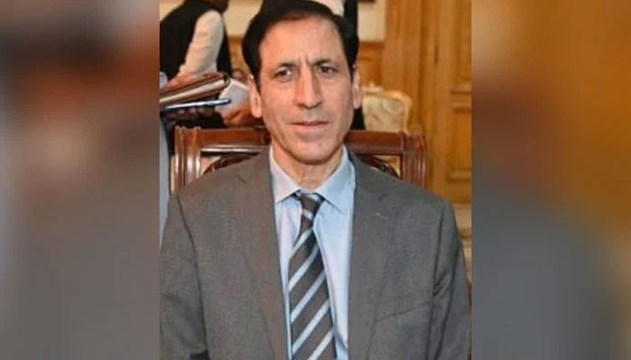 Justice (R) Arshad Hussain Shah, the new caretaker chief minister of Khyber Pakhtunkhwa. — APP/File