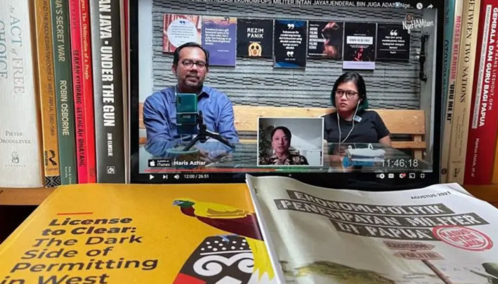 Fatia Maulidiyanti of KontraS is interviewed on Haris Azhar’s YouTube channel on August 20, 2021, in which they discussed new reports on human rights abuses in Indonesia’s Papua provinces. © 2023 Andreas Harsono/Human Rights Watch