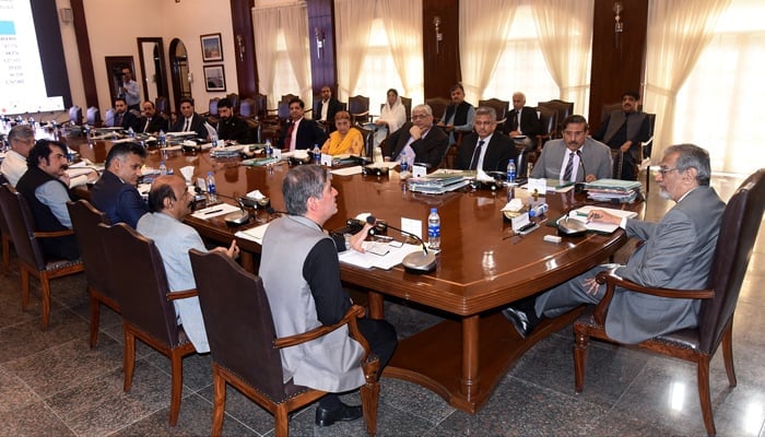 Caretaker Sindh Chief Minister Justice (R) Maqbool Baqar presides over a cabinet meeting at CM House on October 31, 2023. — X/@SindhCMHouse