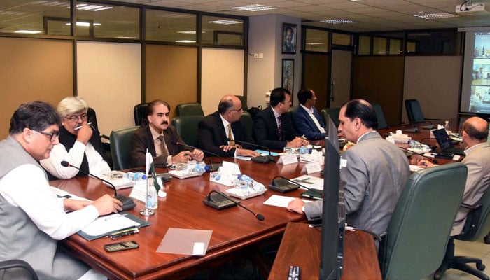 Federal minister for privatisaton Fawad Hasan Fawad chairs a meeting of SIFC Working Group on Nov 8, 2023. —PPI