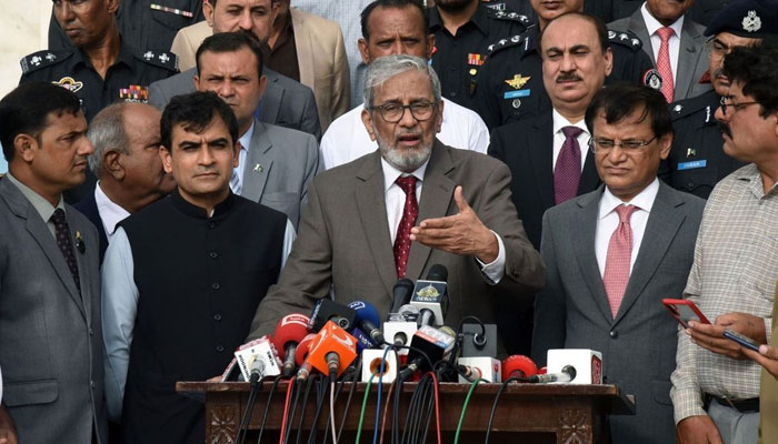Caretaker Sindh Chief Minister Justice (retd) Maqbool Baqar talks to the media at Mazar-e-Quaid on August 18, 2023. — Instagram/@Sindhcmhouse.