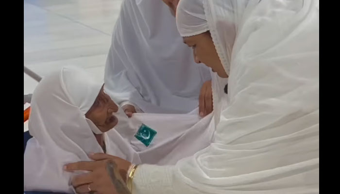 The screengrab shows sweet reunion for 105-year-old Hajra Bibi from Pakistan with her niece, Hanifan, 60, at the Holy Kaaba, last week (Thursday). —Facebook/officialpunjabilehar