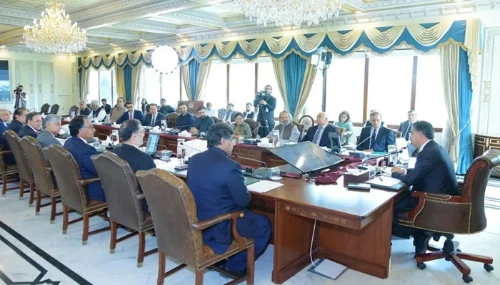 Interim Prime Minister Anwaar-ul-Haq Kakar chairs first meeting of the federal cabinet in Islamabad on August 18, 2023. — PID