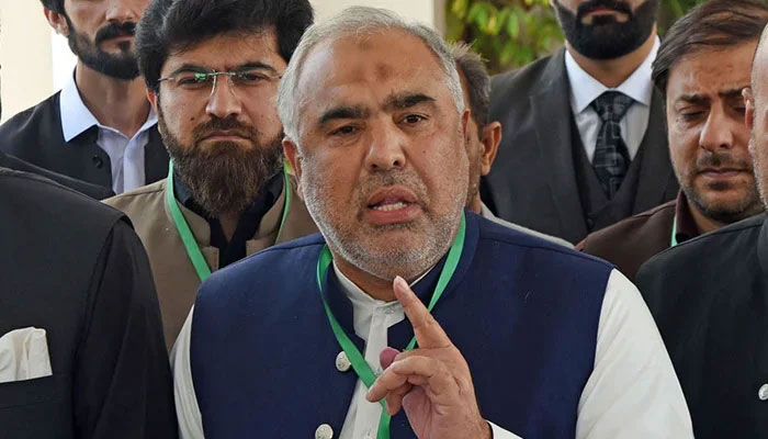 Former Speaker Asad Qaiser talking to media at outside Supreme Court in Islamabad on March 2, 2023. — Online/File