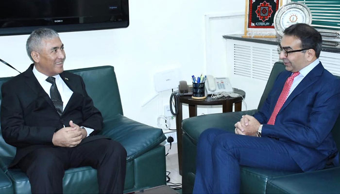 Turkmenistan Ambassador to Pakistan Atadjan Movlamov (left) called on Caretaker Minister for Energy Muhammad Ali on August 24, 2023 in Islamabad. — INP