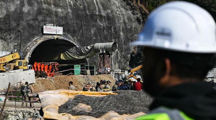 Indian rescuers strive to free 41 trapped workers - Vimarsana News