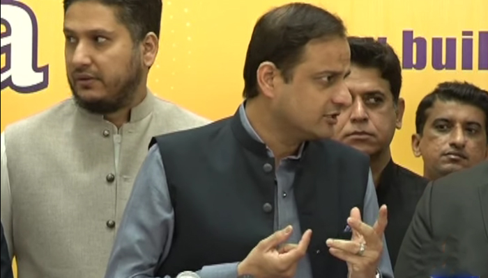 Karachi Mayor Barrister Murtaza Wahab while addressing the media during the Fire & Safety Asia International Trade Exhibition at the Expo Centre in this still on November 28, 2023. — Instagram/@geourdudottv