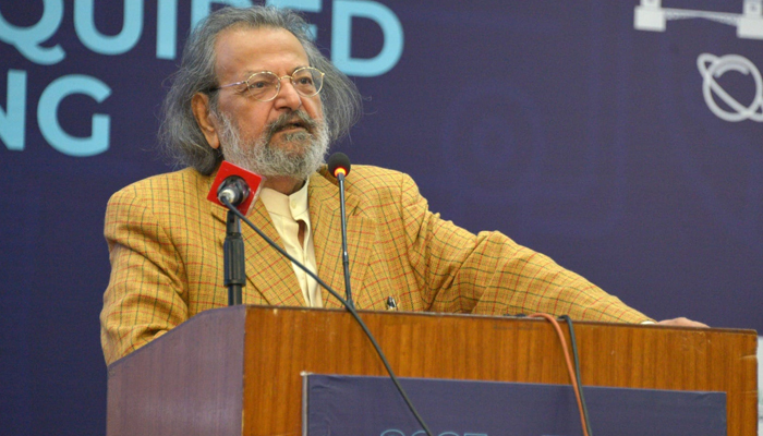 Federal Minister for Education, Madad Ali Sindhi addresses a conference on the topic ‘Revolutionising higher education: reconciling required & acquired learning’ on November 28, 2023. — Facebook/International Islamic University, Islamabad (IIUI)