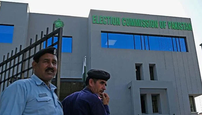 Security personnel stand guard at the headquarters of Election Commission of Pakistan in Islamabad on September 21, 2023. — AFP