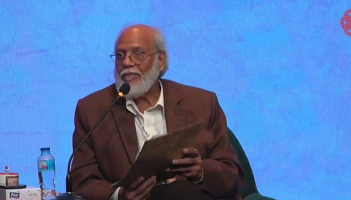 In this still, Afzal Ahmed Syed reads a paper on the love and passion of Mir Taqi Mir on the panel discussion during the 16th Aalmi Urdu Conference on November 30, 2023. —Facebook/Arts Council of Pakistan Karachi