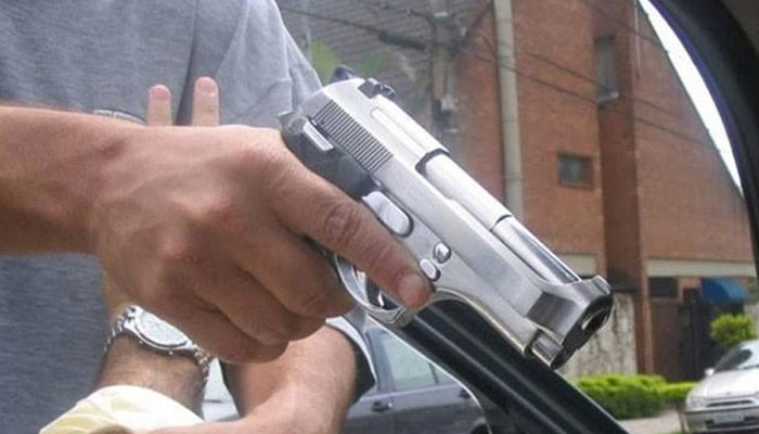 The picture shows a man snatching. — X/@Huk06