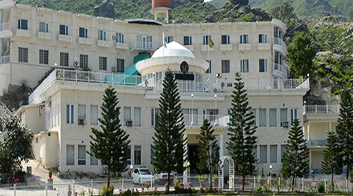 PHC seeks KP govt's reply on ex-minister's plane offloading - Vimarsana News