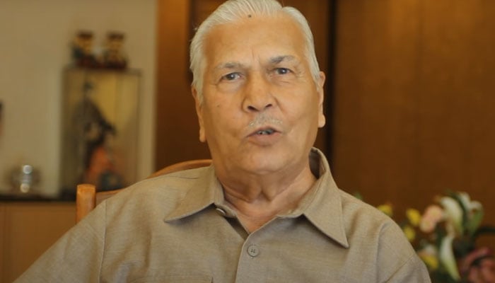 This screenshot shows Murlidhar Jetley speaking about partition. —YouTube/Sindhi Sangat